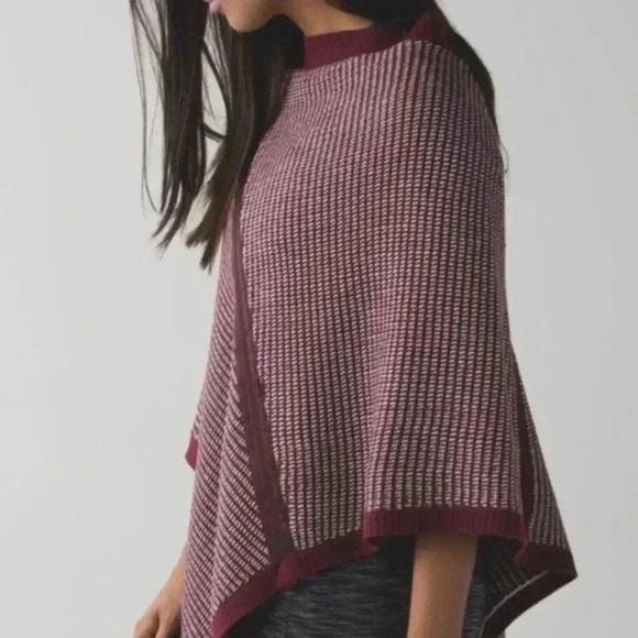 Lululemon On The Go Scarf Poncho
Merino Wool Bordeaux Drama OS - Picture 4 of 7